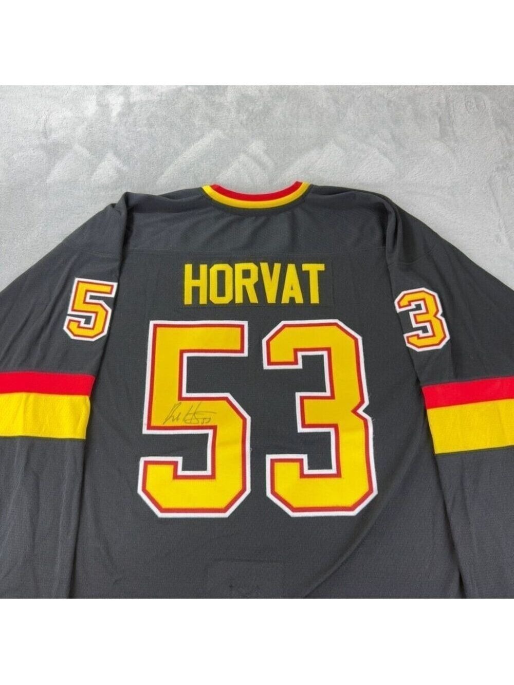 Adidas Vancouver Canucks Men's Sz 56 US Bo Horvat Signed Fly Skate Hockey Jersey - Picture 13 of 16